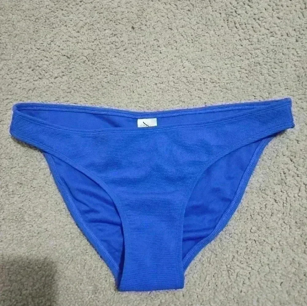 Womens cheeky bikini bottoms!